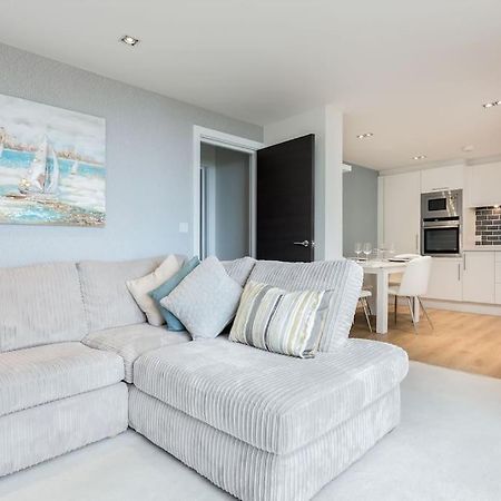 Stunning 2 Bed Apartment, Fabulous Sea View & 2 Minutes To Beach With Parking Bournemouth Exteriör bild
