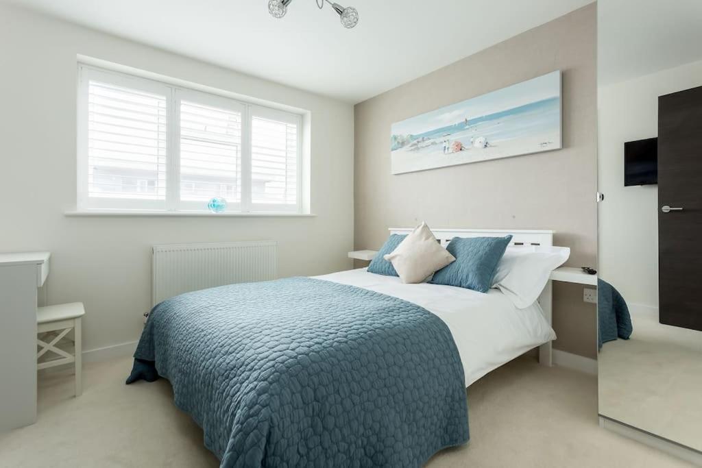 Stunning 2 Bed Apartment, Fabulous Sea View & 2 Minutes To Beach With Parking Bournemouth Exteriör bild